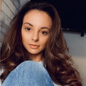 Meet your Posher, Ansley